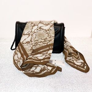 🤎Michael Kors Brown and tan snake print scarf